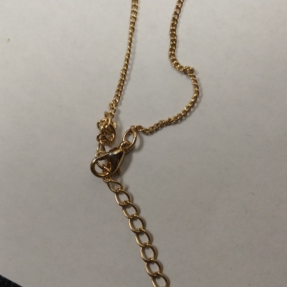 Danbury Mint Heart Cut Glass Pendant Necklace and Heart Shaped Earrings - Picture 9 of 10